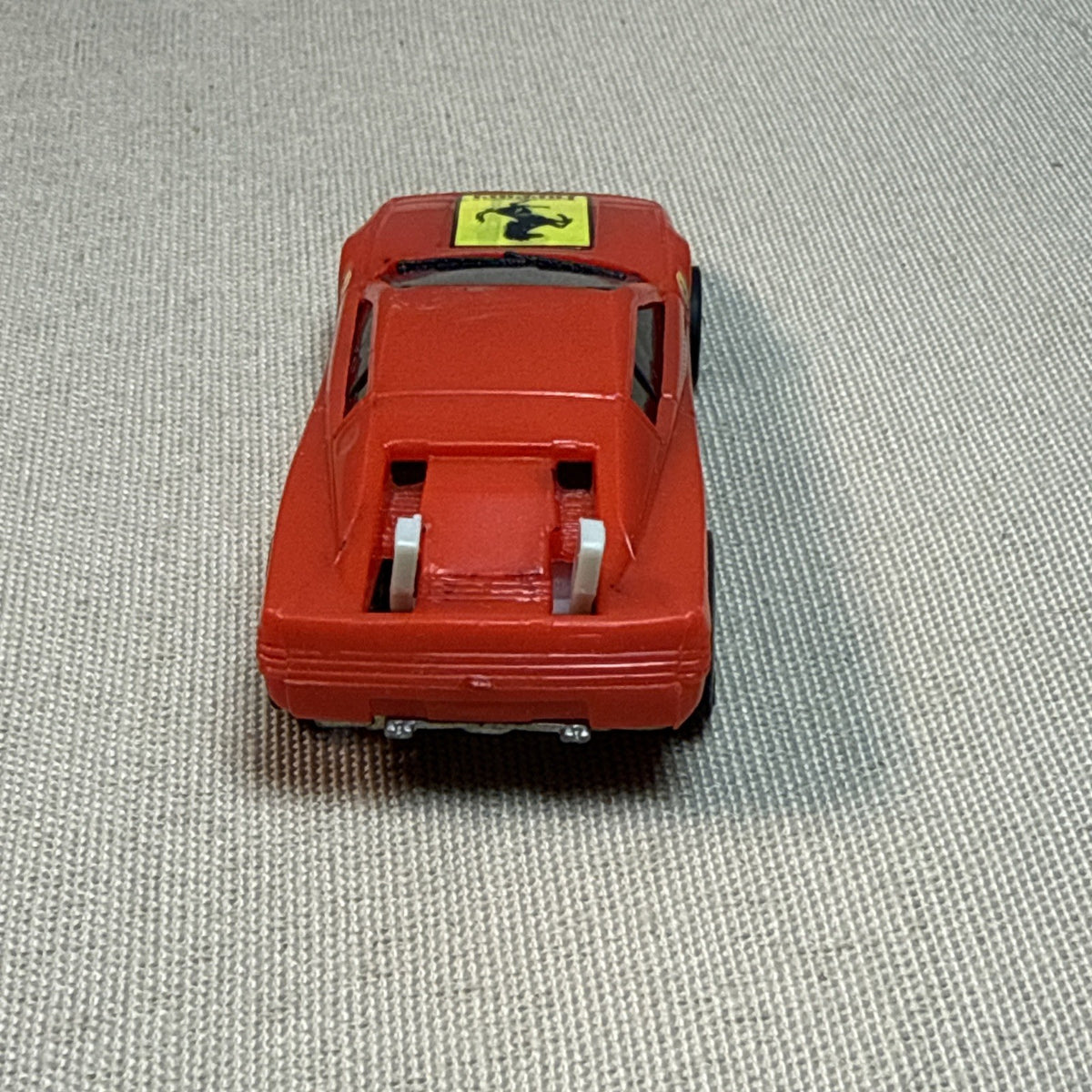 Hot Wheels Power Command Ferrari Testarossa Red 1986 Metal Base Pull Back Racer