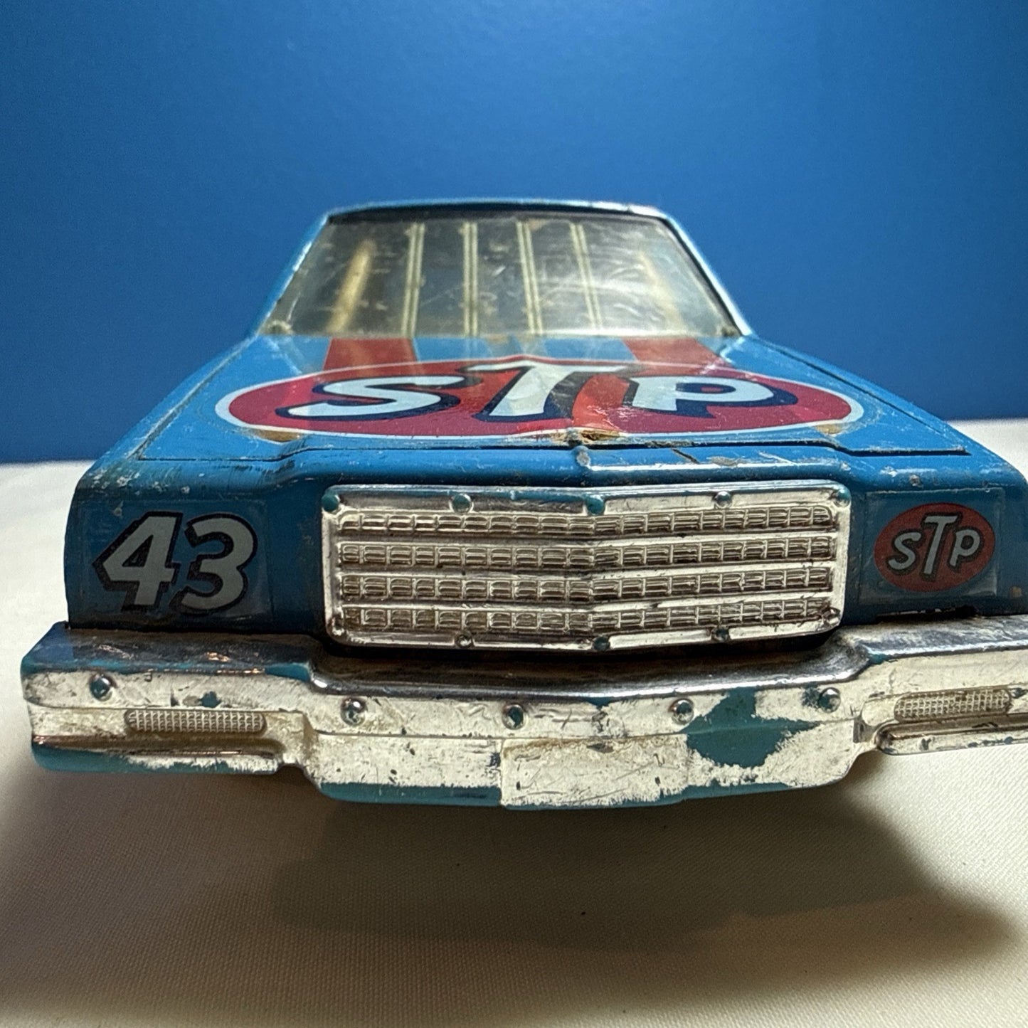 Vintage Ertl Richard Petty STP 43 1980 Chevrolet Caprice 1/24 NASCAR Diecast Car