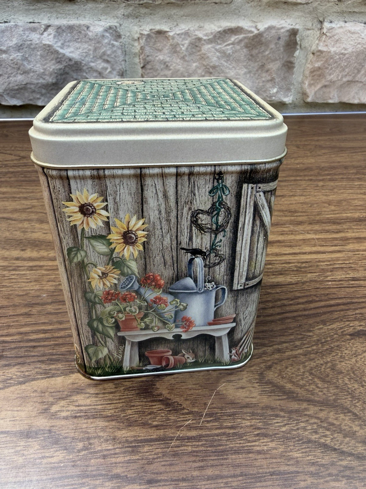 Vintage Century Resources Tin Garden Shed Beehive Rainbarrel Columbus Ohio 6.5”