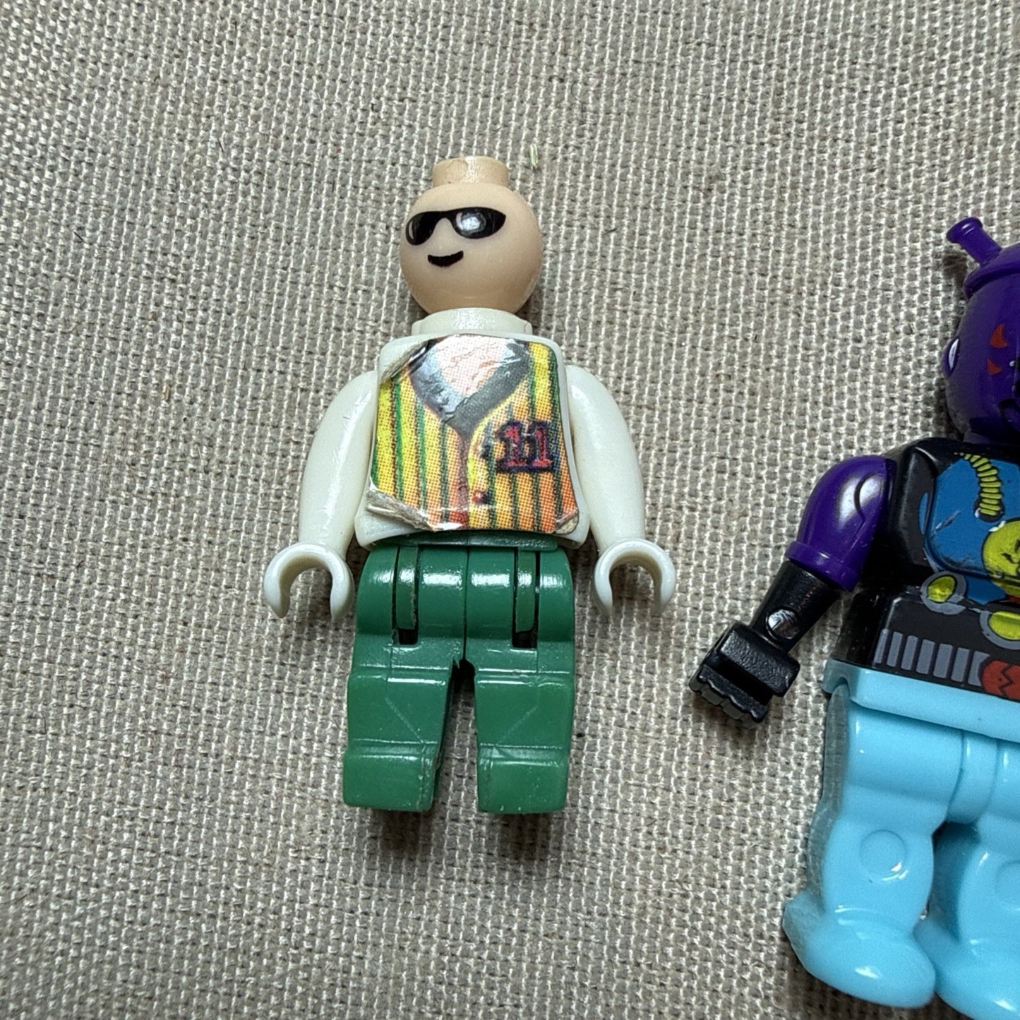 Vintage Best Lock Minifigures Parts Lot Sci Fi Aliens Torsos Accessories 7 Piece
