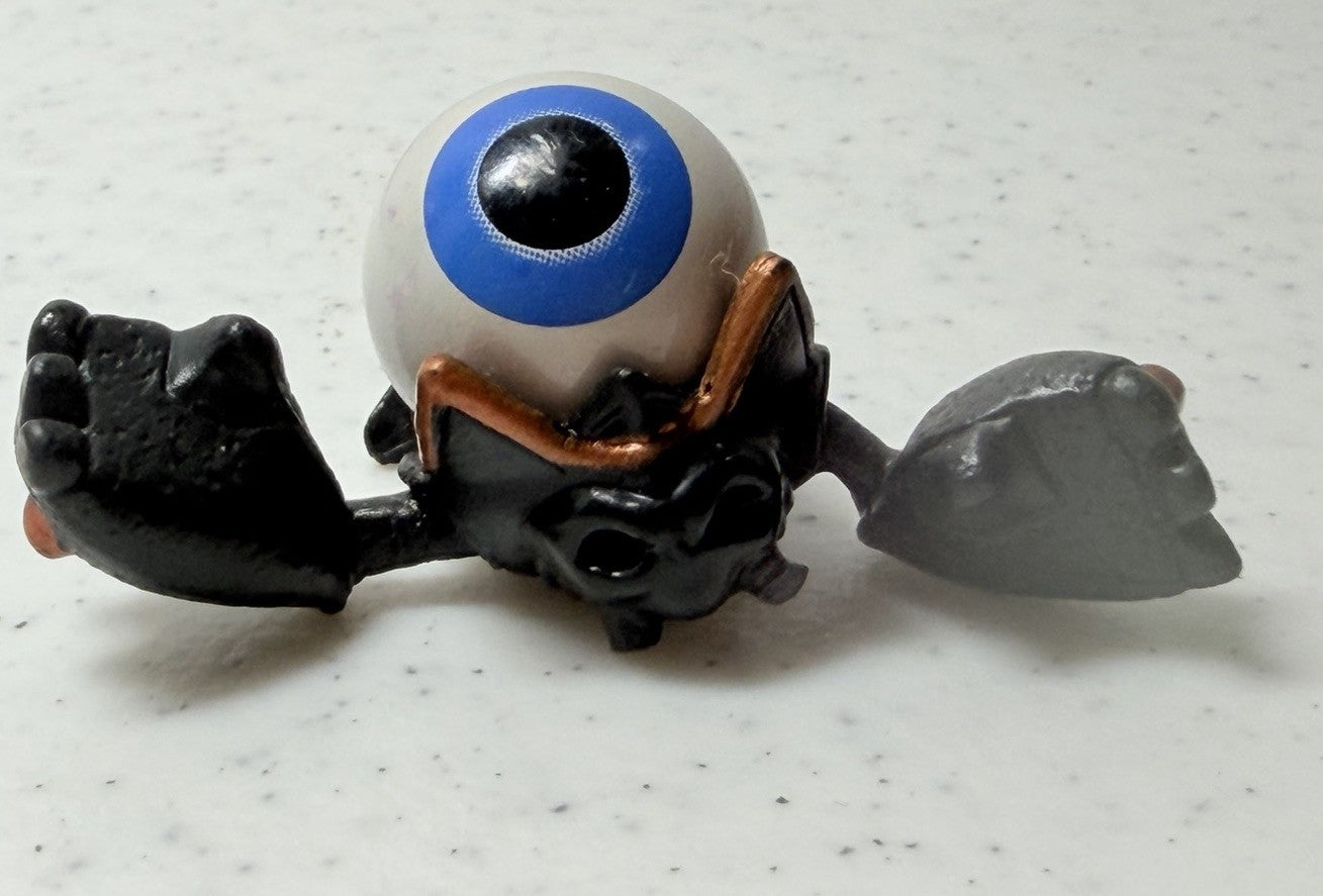 ZURU Smashers Series 2 Gross Odd Bodies Eye Sore Mini Figure Black Blue toy
