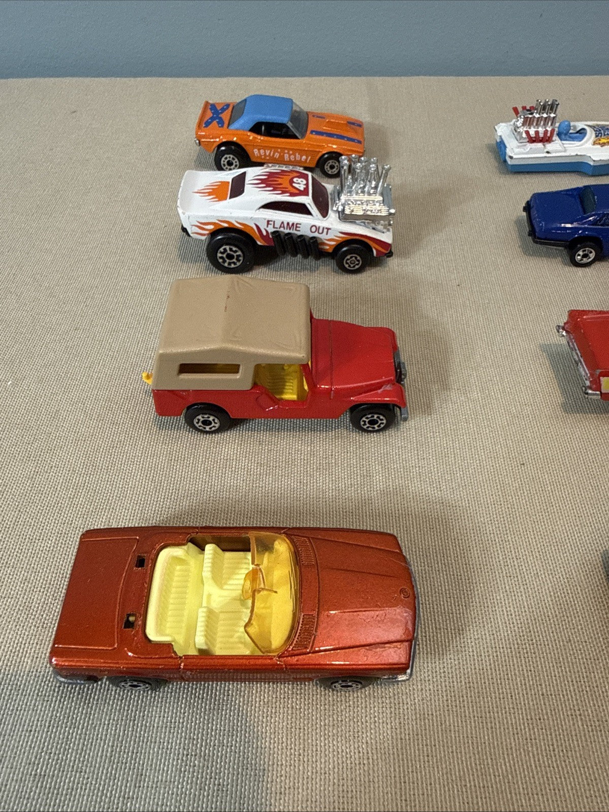 Vintage Matchbox Superfast Off The Road Carry Case Gift Set w/12 Cars 1970s