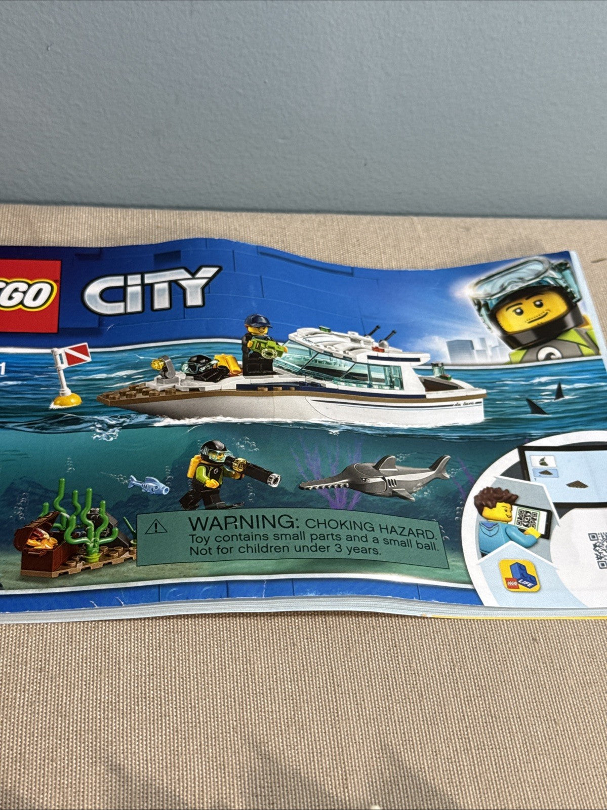 LEGO Deep Sea Lot: 60221 Diving Yacht, 1806, Manuals, 3 Minifigs, 4 Animals