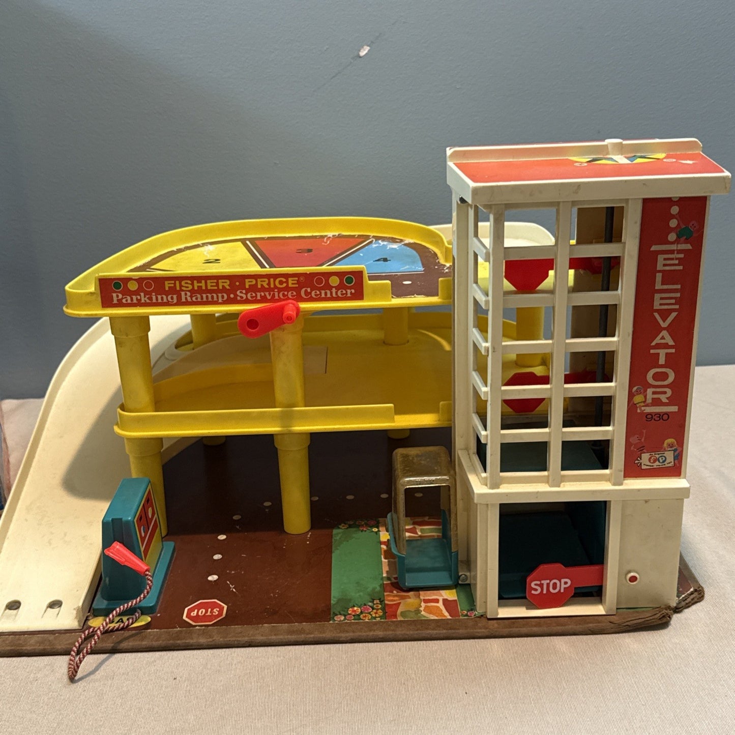 Vintage Fisher Price 930 Play Family Action Garage 1970 w/Box & Lift Incomplete
