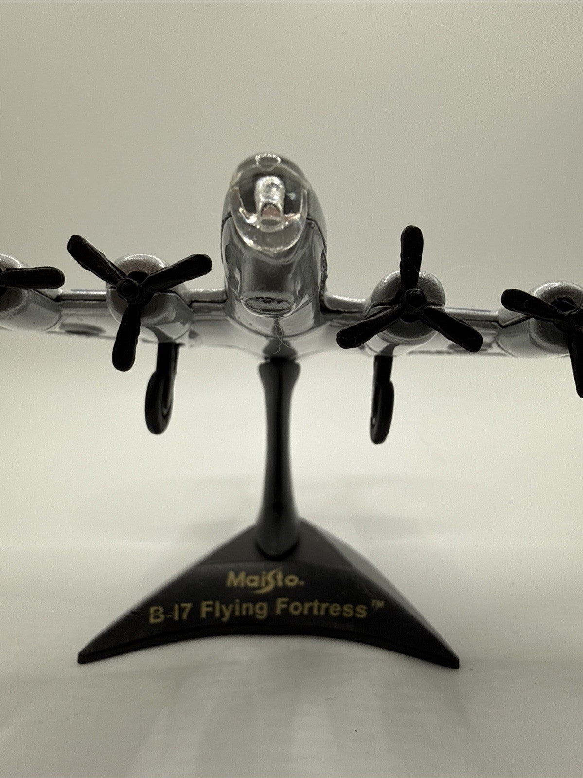 Boeing B-17 Flying Fortress Sugarland Express Diecast Replica with Stand Maisto
