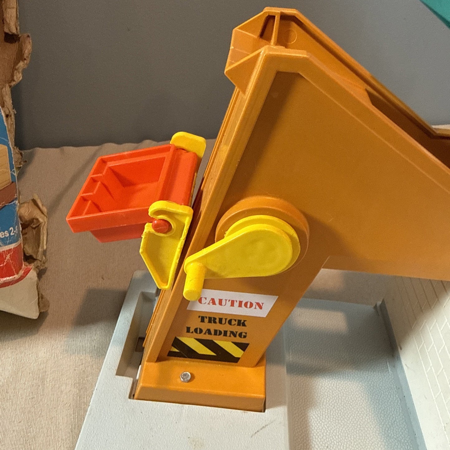 Vintage Fisher Price Little People Lift & Load Depot Construction Set COMPLETE