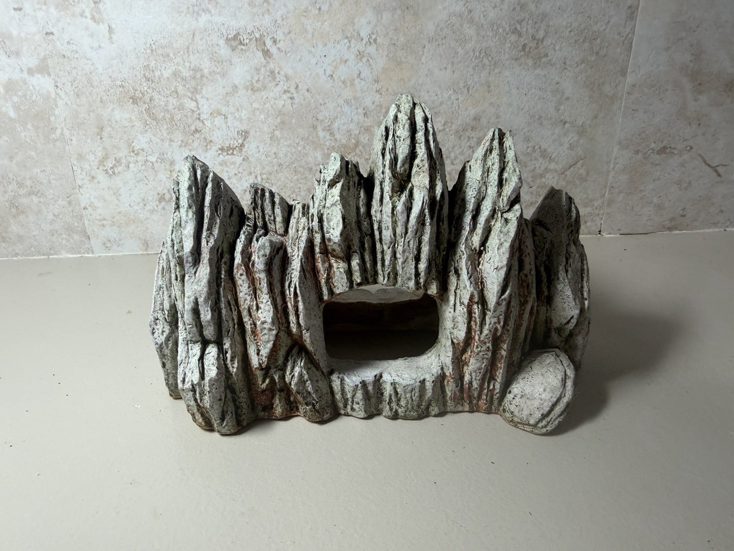 Aquarium Decorations Resin Rock Cave Coral Driftwood Plants Fish Tank Lot of 5