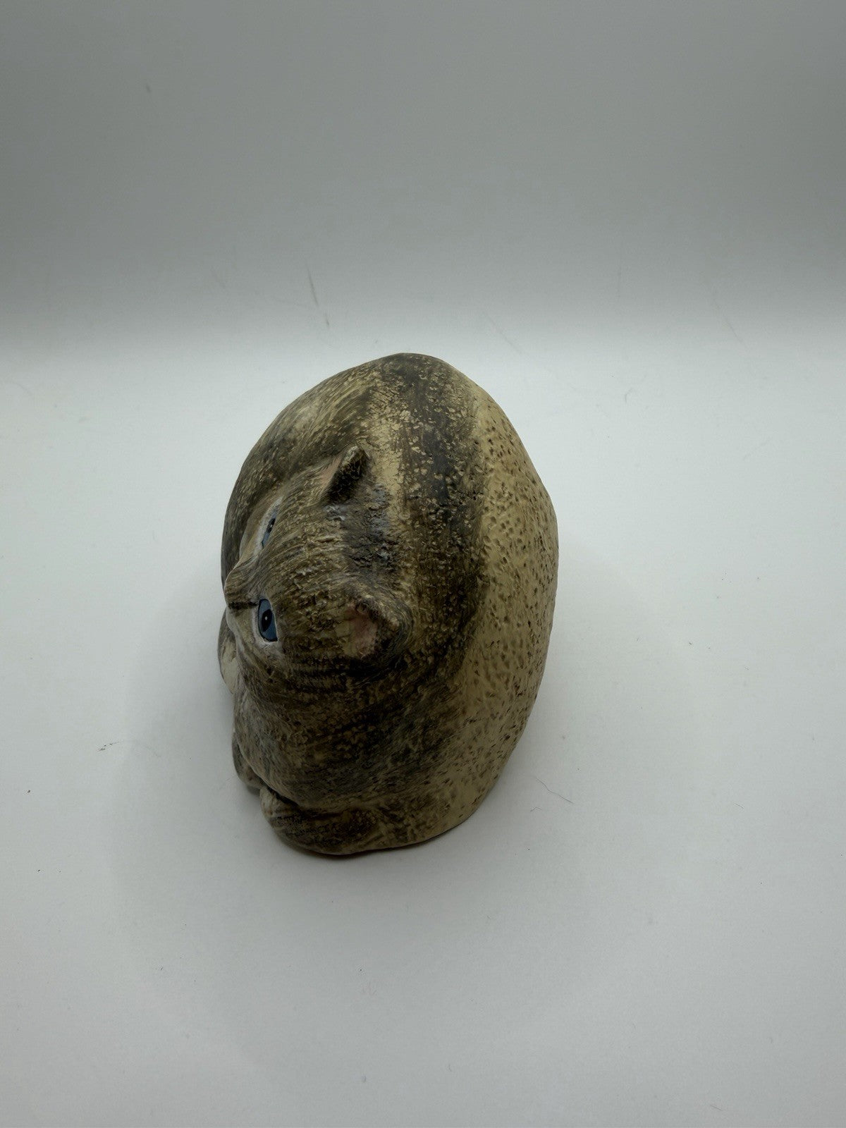 Ganz Resin Cat Figurine Sitting Curled Up Small Decorative Statue