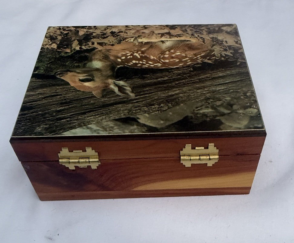 Vintage Cedar Wood Keepsake Box Deer Fawn Photo Lid Trinket Jewelry Box