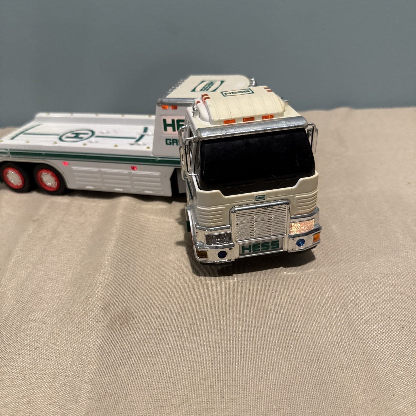 Hess Toy Truck Trailer 2006 Lights Works No Helicopter Incomplete