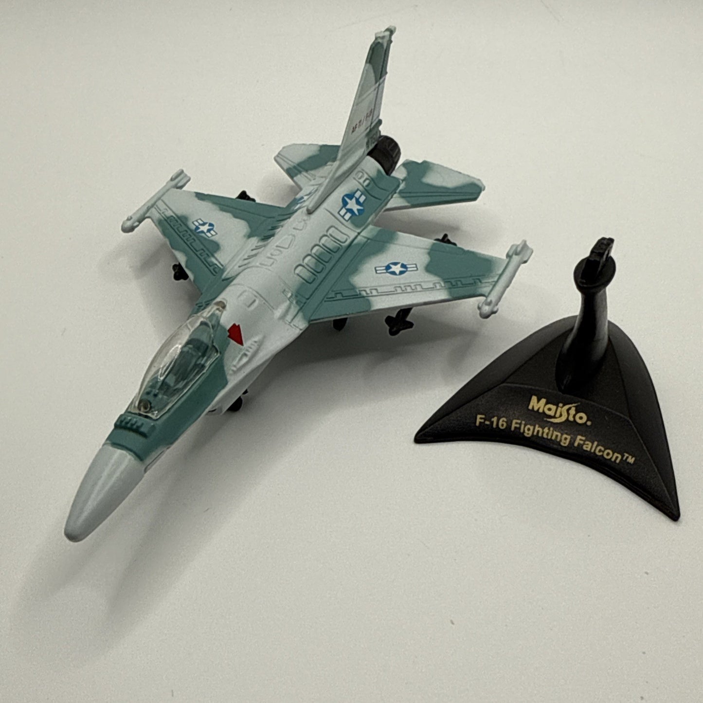 Maisto AV 8B Harrier Marine Fighter Jet, Diecast Aircraft Replica, With Stand