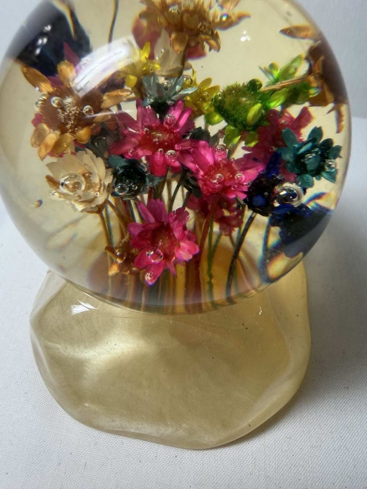 Vintage Daisyglas Lucite Acrylic Paperweight Ball Dry Flowers 1950s 1960s 2.5"