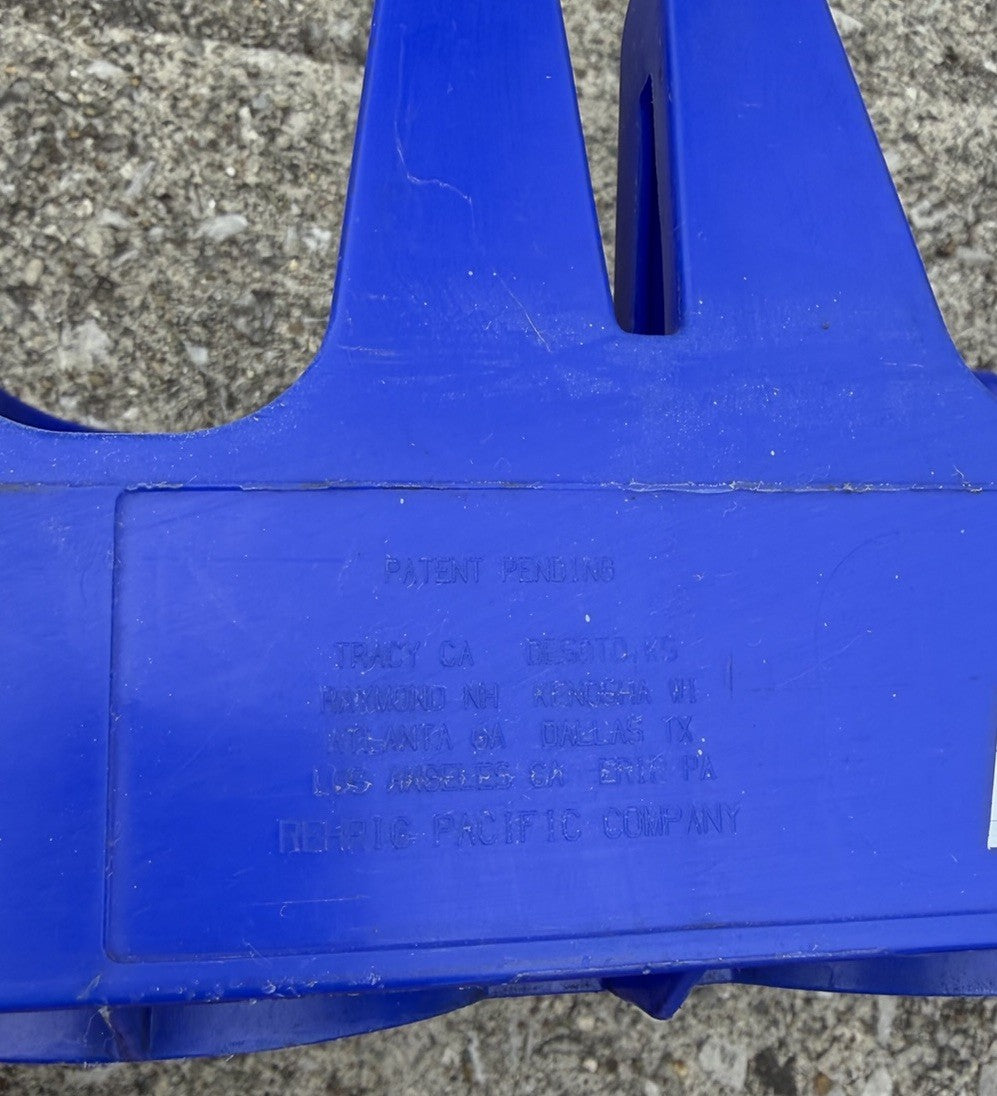 Vintage G&J Pepsi Cola Blue Plastic 2 Liter Soda Bottle Carrier Castle Crate