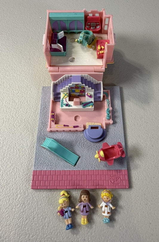 Vintage 1990s Bluebird Polly Pocket Toy Shop Compact Playset 3 Figures Complete