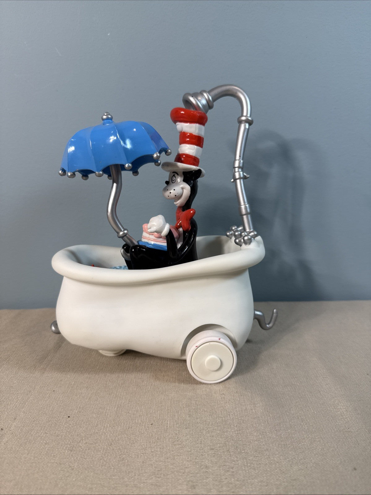 Vintage 2002 ERTL Dr Seuss Cat in the Hat Bathtub Pull Toy Motion Mobile