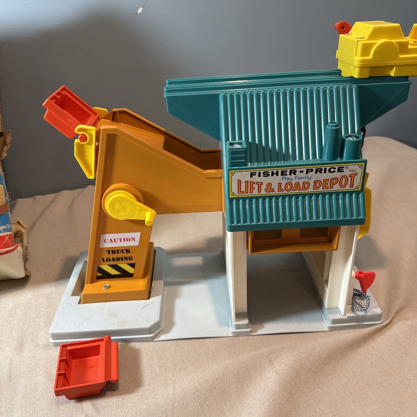 Vintage Fisher Price Little People Lift & Load Depot Construction Set COMPLETE
