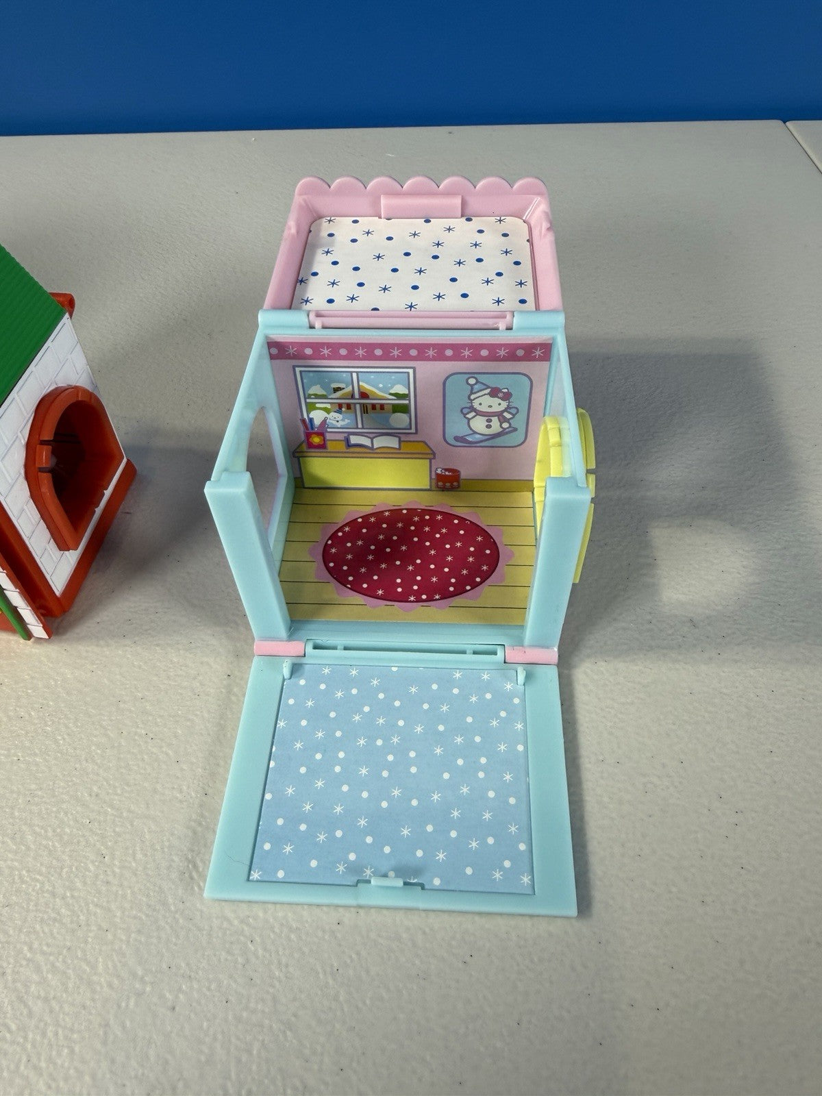 Sanrio Hello Kitty Mini Building Playset Lot 6 Figures Accessories Toy Houses