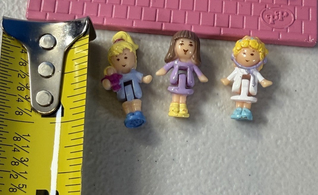Vintage 1990s Bluebird Polly Pocket Toy Shop Compact Playset 3 Figures Complete