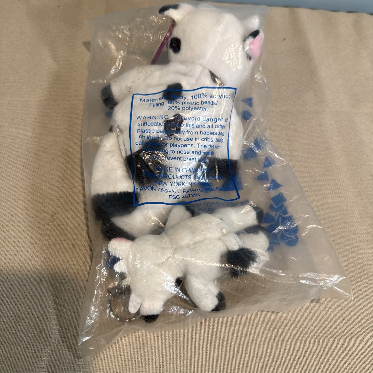 Avon Full O Beans Clara The Cow Plush Mini Keychain 2000 Sealed