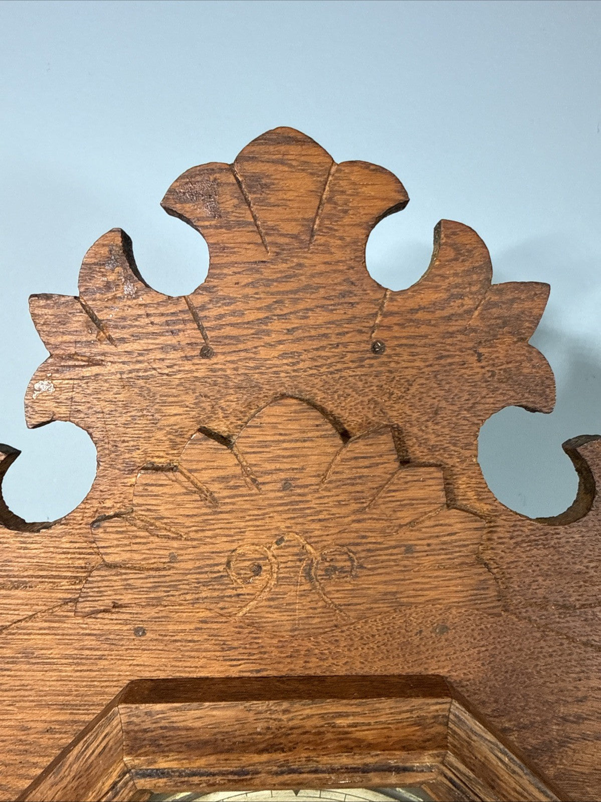 Antique E Ingraham Parlor Kitchen Mantel Clock Gingerbread Wood Case WORKS USA