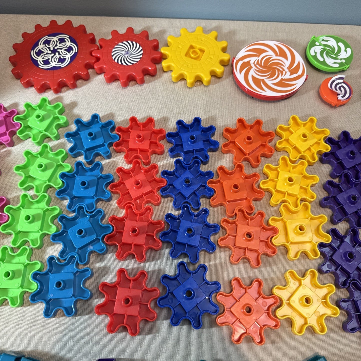Gears Gears Gears Spin n Glow Learning Resources Motorized Play Set Complete