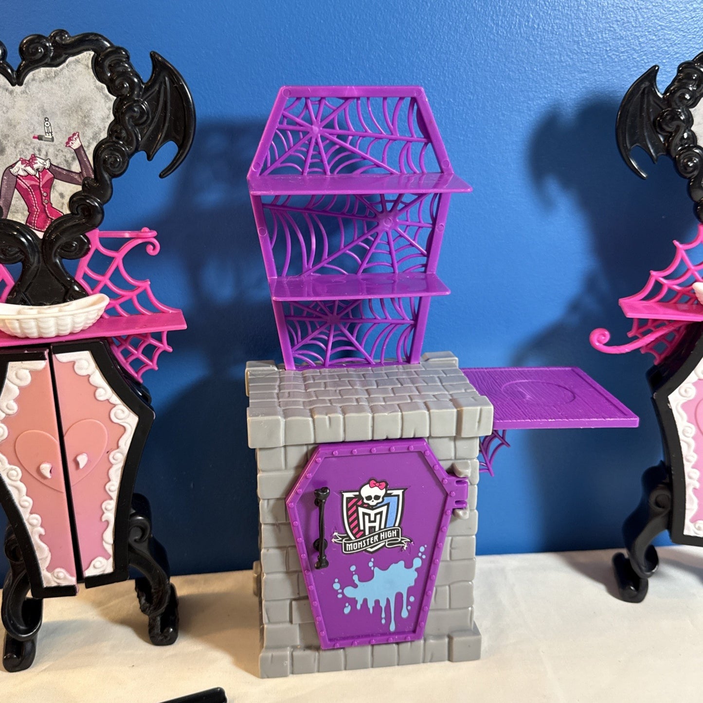Monster High Draculaura Powder Room Accessories Clawdeen Mini Bottle Doll Lot