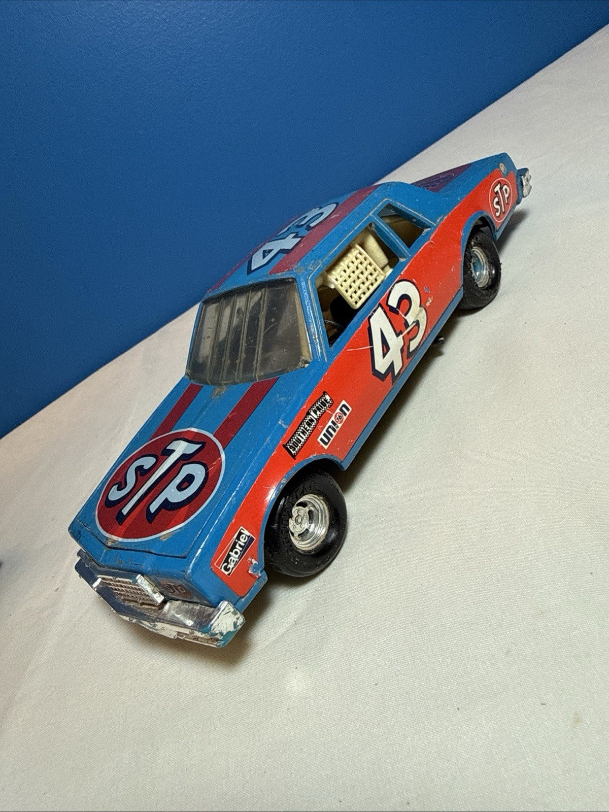 Vintage Ertl Richard Petty STP 43 1980 Chevrolet Caprice 1/24 NASCAR Diecast Car