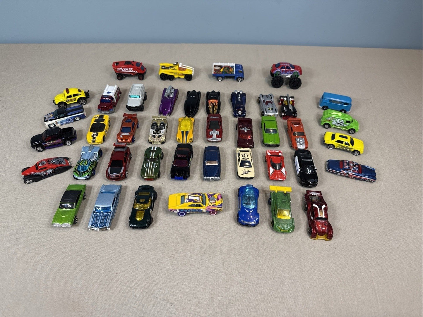 Vintage 1998 Hot Wheels 48 Car Blue Collector Case with 43 Diecast Cars 2000s