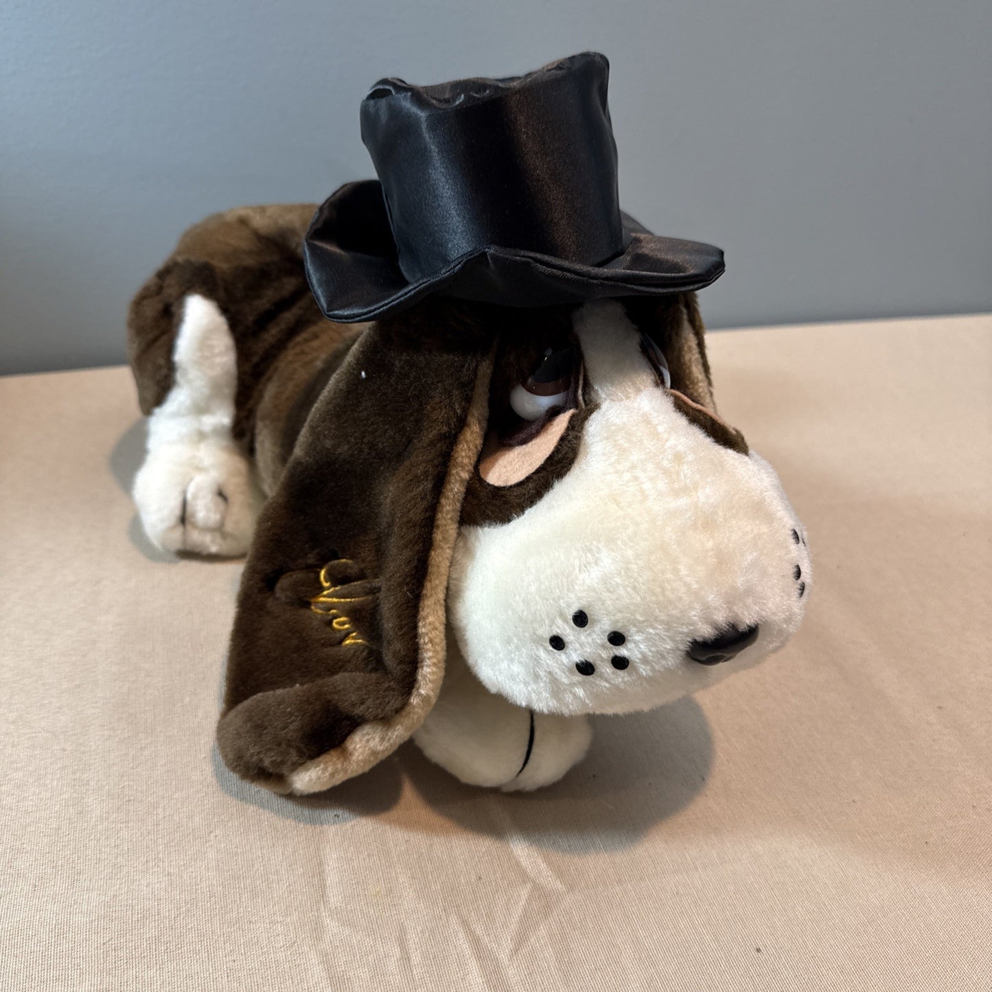 Vintage 1986 Elvis Presley Musical Ain’t Nothing But A Hound Dog Plush Toy Works
