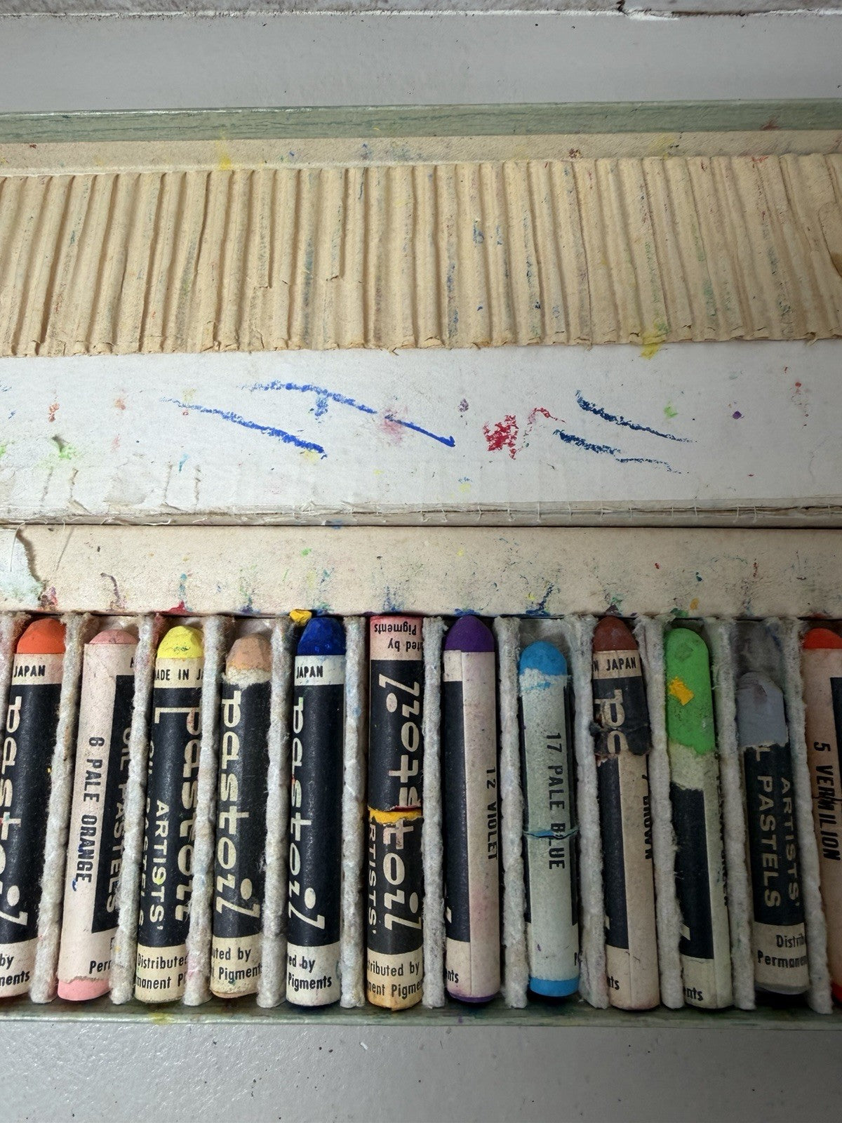 Vintage Pastol Artists Oil Pastels 24 Academy Size Sticks Permanent Pigments Box