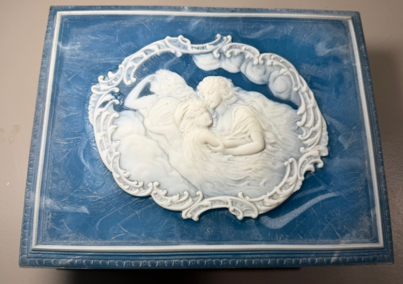 Vintage Incolay Stone Nimbus Three Maidens Blue Cameo Jewelry Box 1979