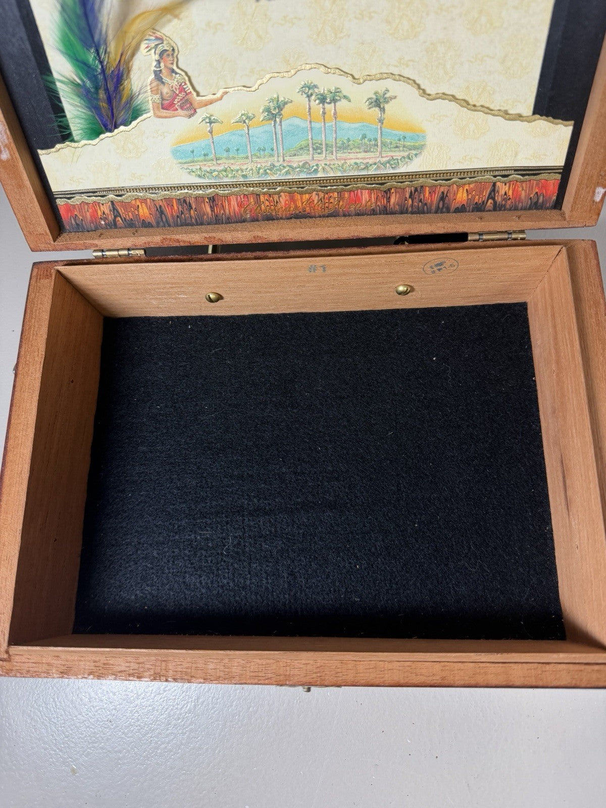 Arturo Fuente OpusX Chateau Rare Estate Reserve Wood Cigar Box Briefcase Handle