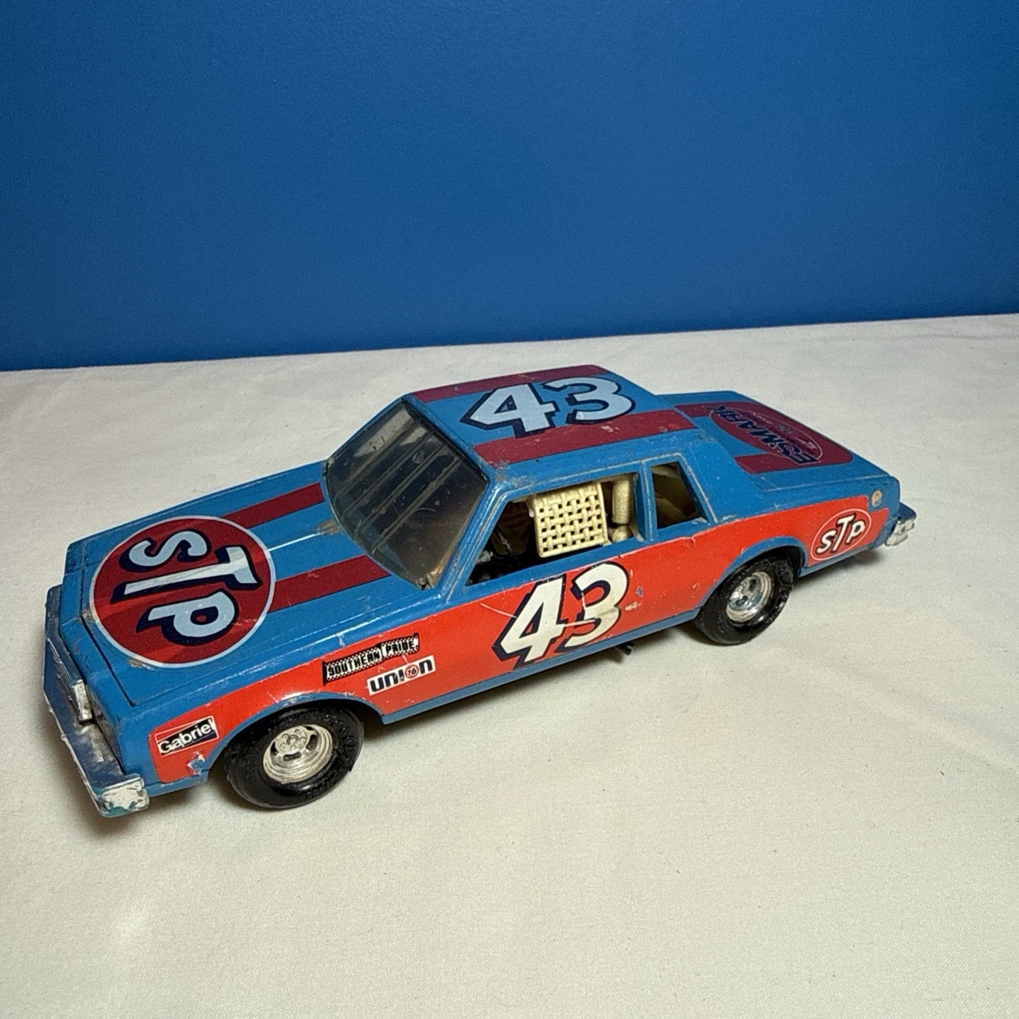Vintage Ertl Richard Petty STP 43 1980 Chevrolet Caprice 1/24 NASCAR Diecast Car