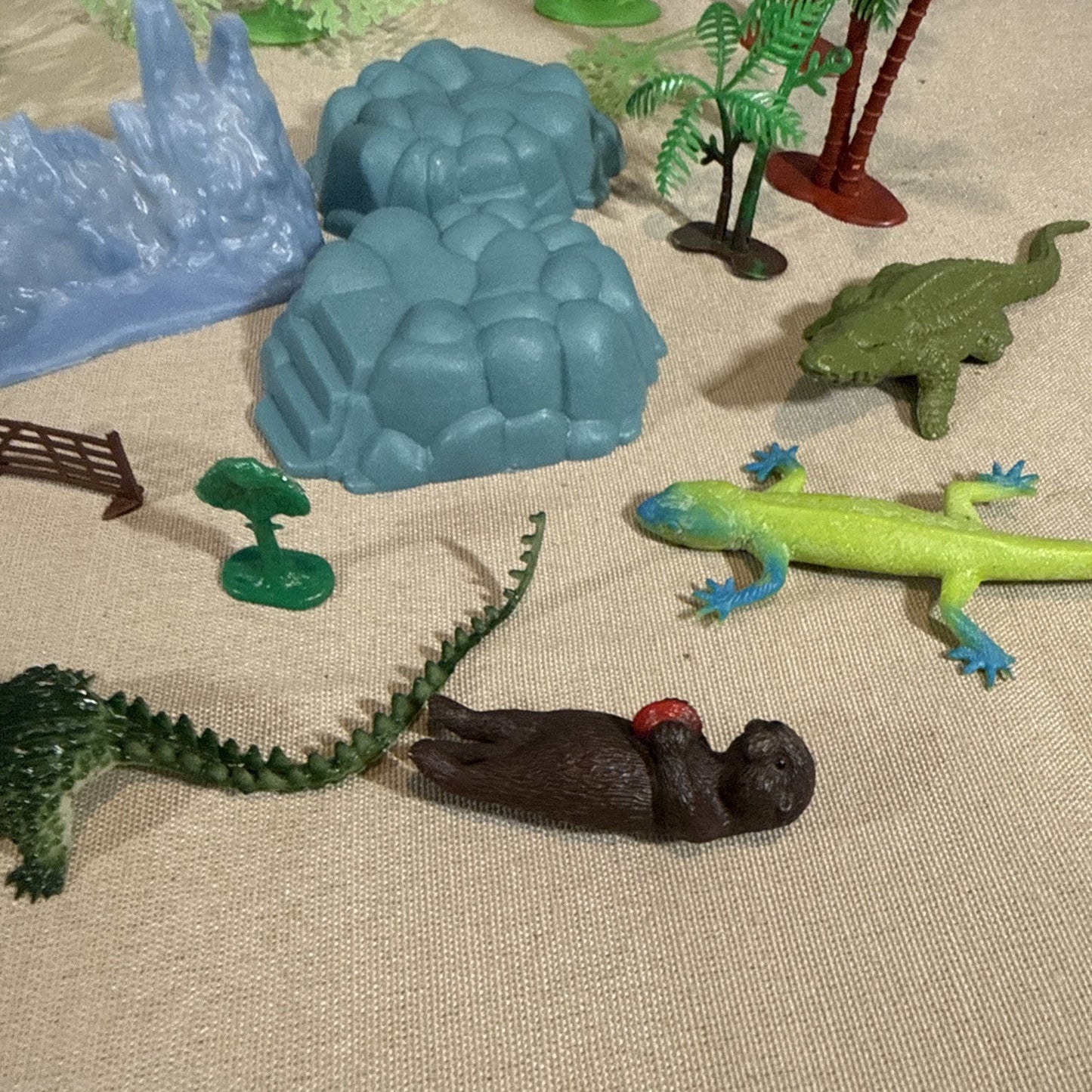 Toy Scenery Pieces Water Animal Lot Diorama Trees Rocks Mixed Accessories