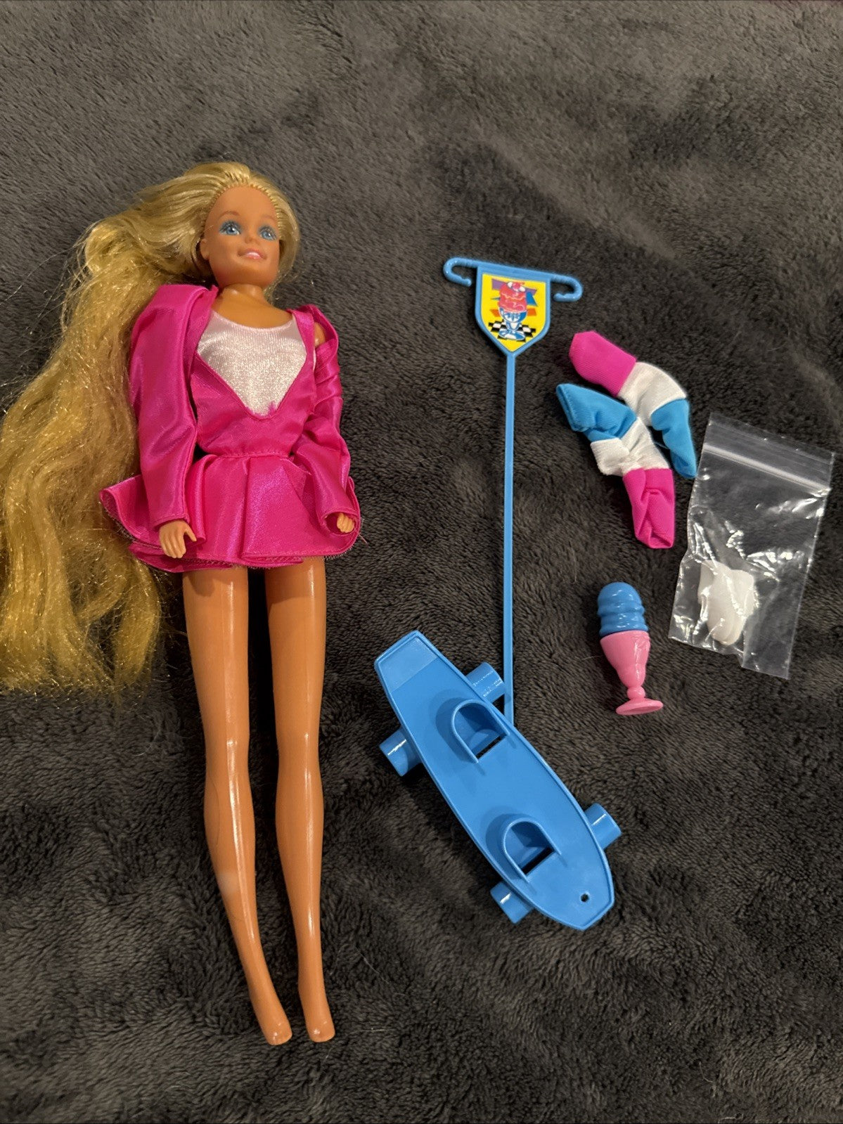 Vintage 1990 Mattel Skipper All Stars Doll 3257 Skateboard Treats Shoes Barbie