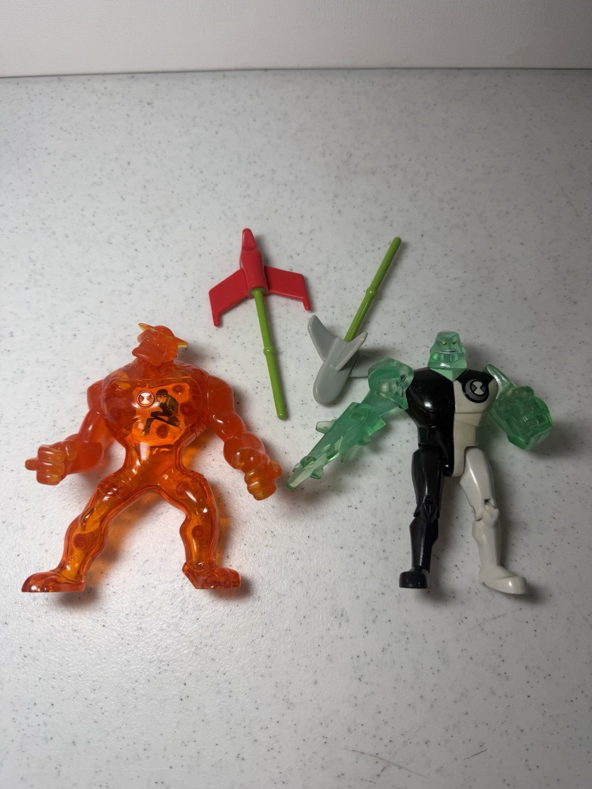 Ben 10 Toy Lot Omni Glitch Diamondhead Rath Vehicle Missiles Playmates