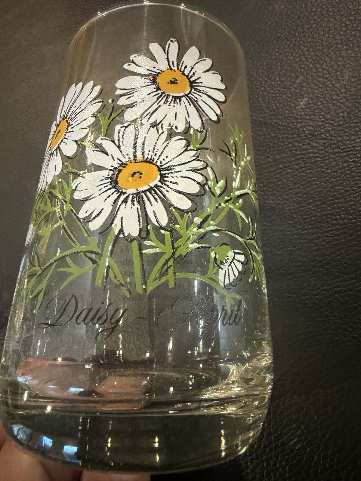 Vintage Daisy Flower of April Drinking Glasses Birth Month Floral Set of 2 Retro