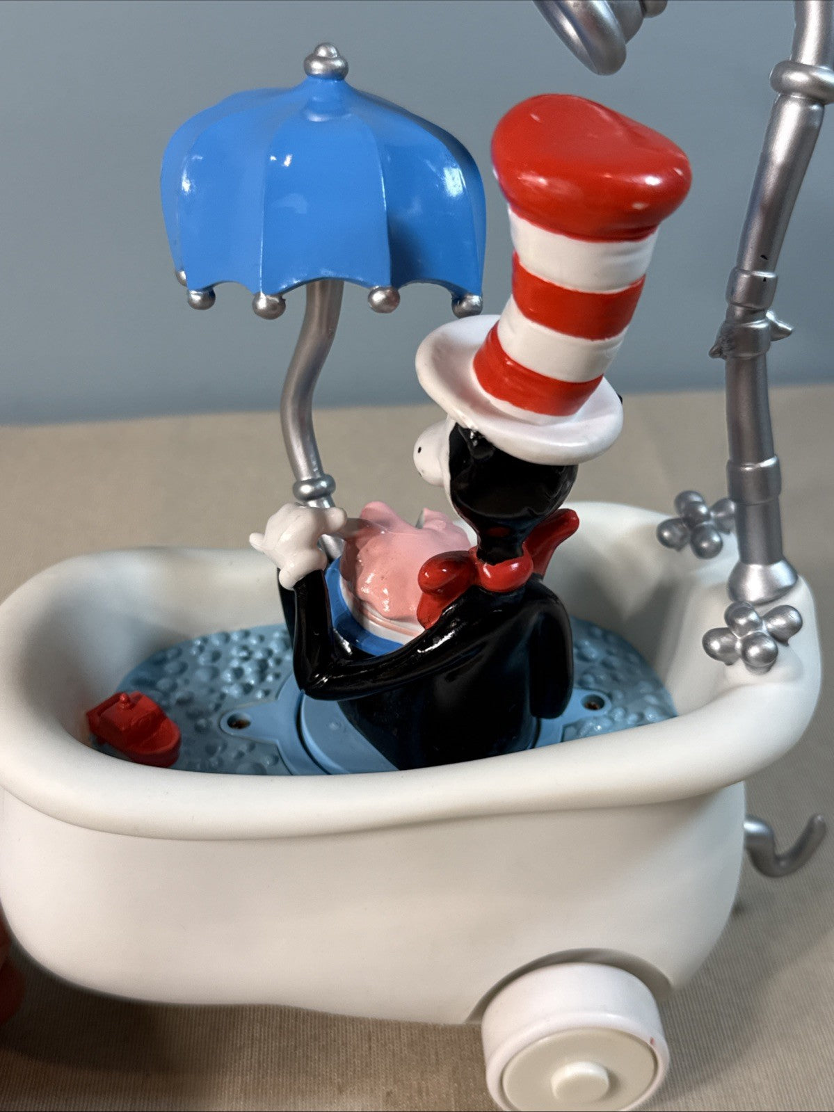 Vintage 2002 ERTL Dr Seuss Cat in the Hat Bathtub Pull Toy Motion Mobile