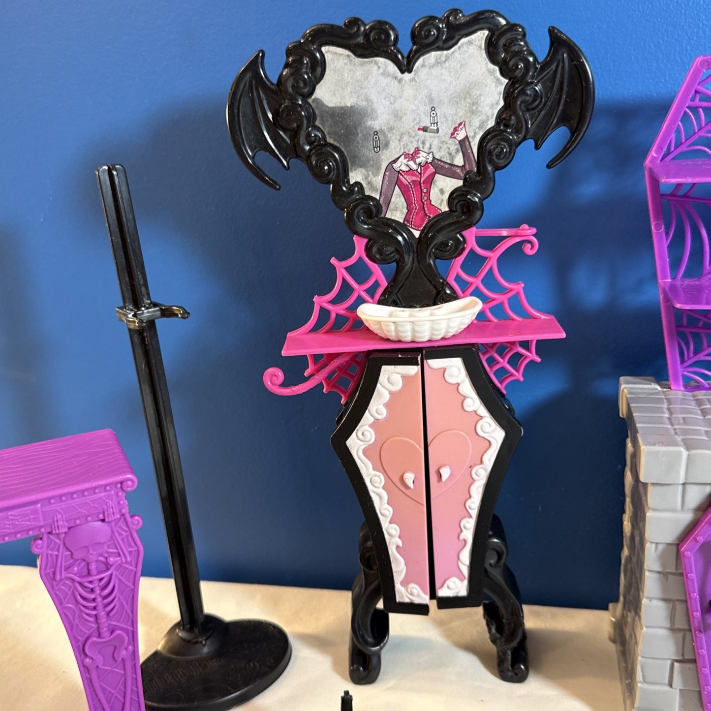 Monster High Draculaura Powder Room Accessories Clawdeen Mini Bottle Doll Lot