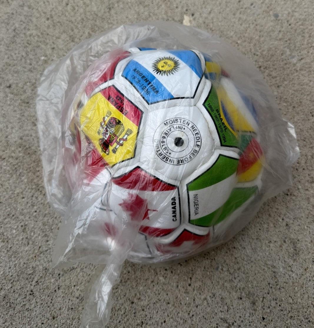 Vintage 1994 World Cup USA Souvenir Soccer Ball International Flags NOS