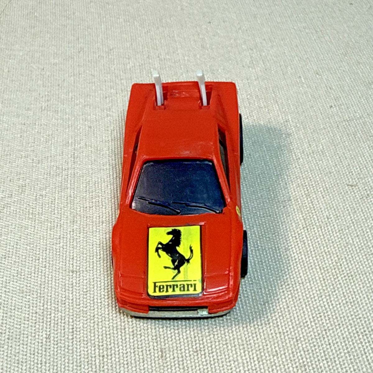 Hot Wheels Power Command Ferrari Testarossa Red 1986 Metal Base Pull Back Racer