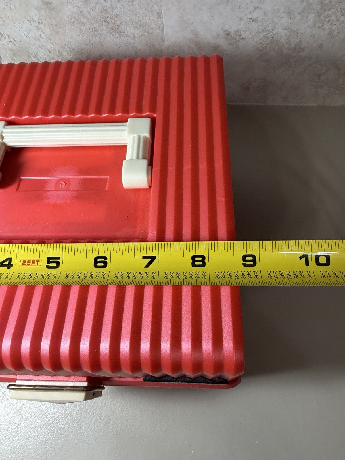 Vintage Sassaby Red Plastic Makeup Train Case Vanity Cosmetic Box Model 101-10