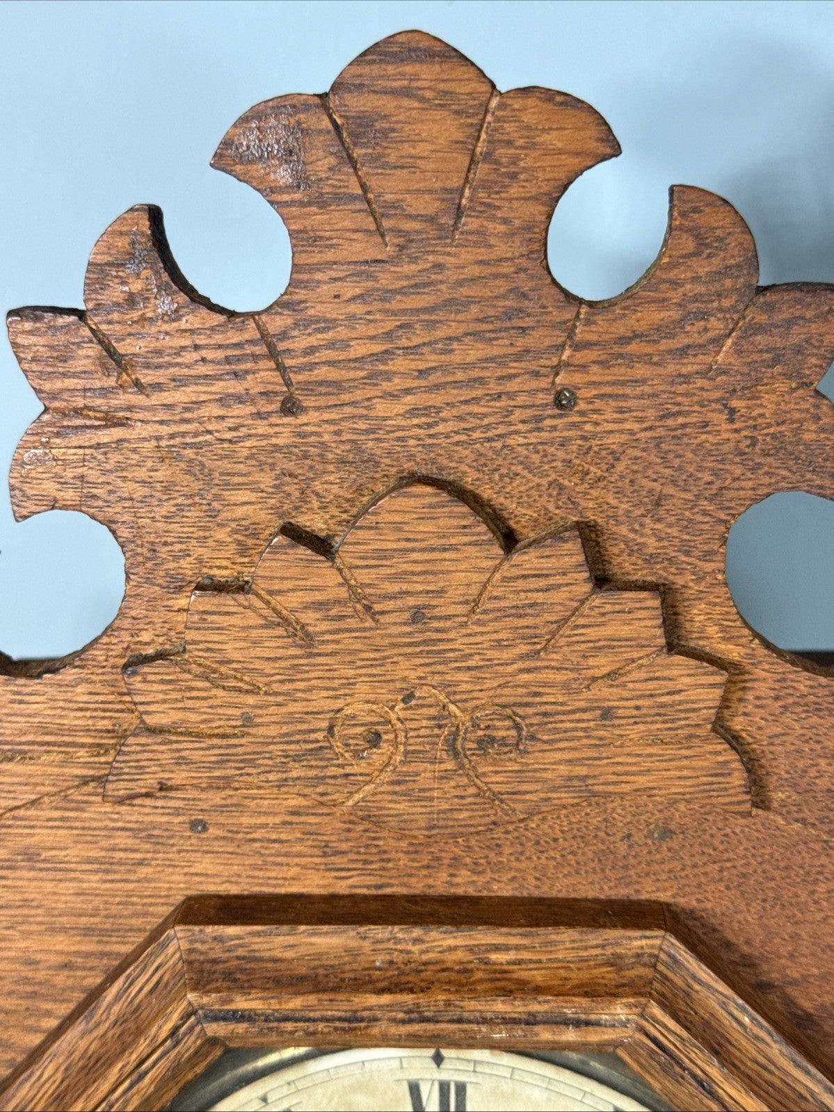 Antique E Ingraham Parlor Kitchen Mantel Clock Gingerbread Wood Case WORKS USA