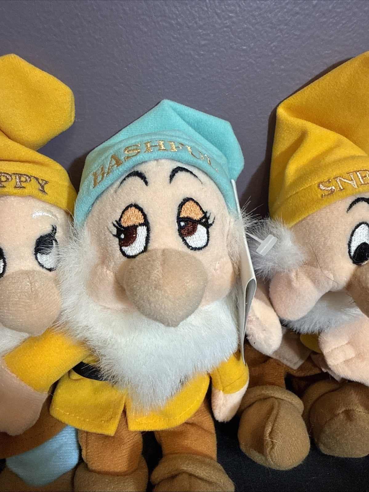 Disney store lot of 6 bean bag dwarfs doc sleepy sneezy grumpy happy bashful