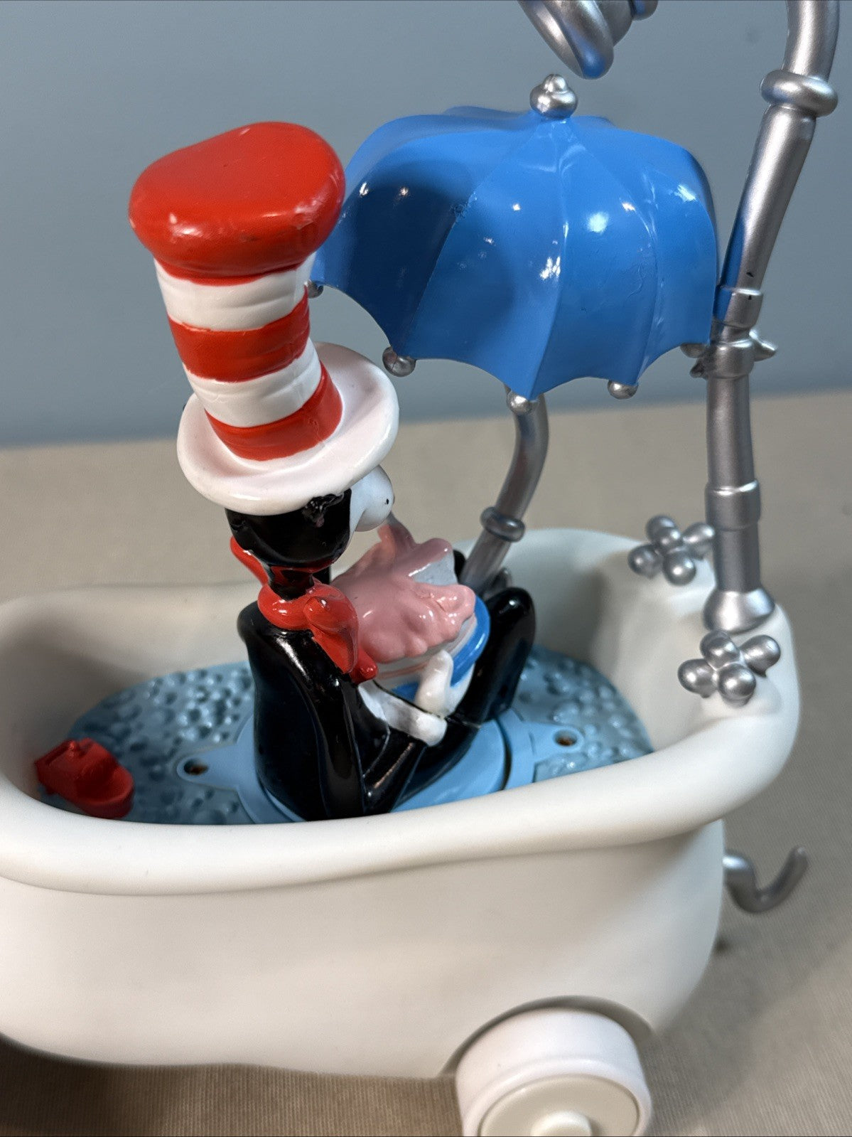 Vintage 2002 ERTL Dr Seuss Cat in the Hat Bathtub Pull Toy Motion Mobile