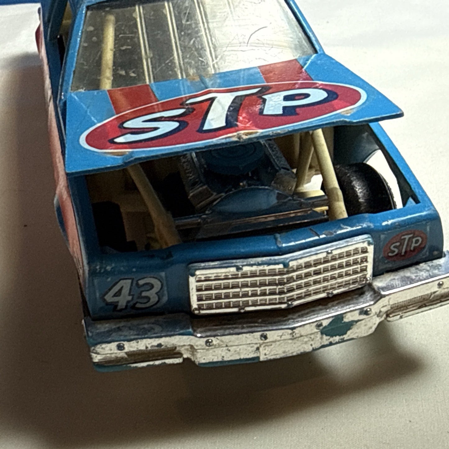 Vintage Ertl Richard Petty STP 43 1980 Chevrolet Caprice 1/24 NASCAR Diecast Car