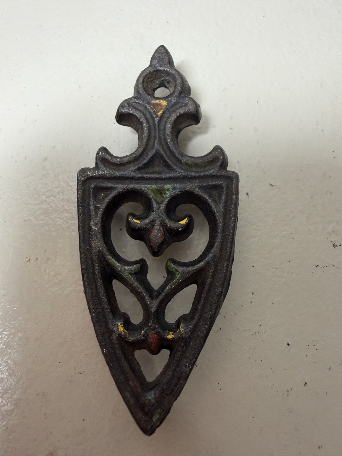 Vintage Cast Iron Sad Irons Miniature Heart Trivets Salesman Sample Lot of 3