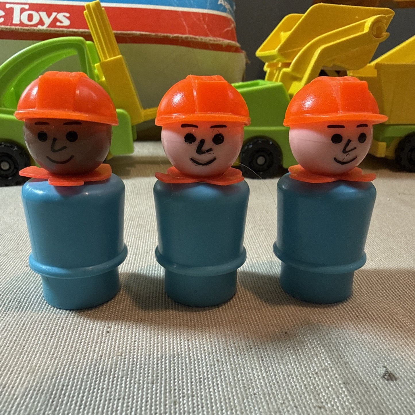 Vintage Fisher Price Little People Lift & Load Depot Construction Set COMPLETE