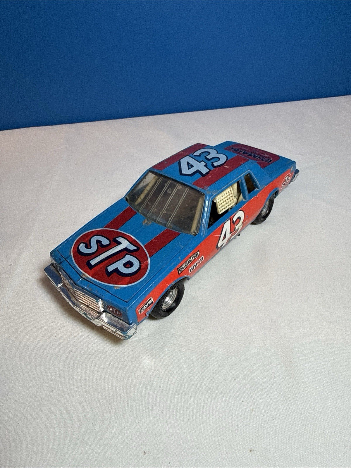 Vintage Ertl Richard Petty STP 43 1980 Chevrolet Caprice 1/24 NASCAR Diecast Car