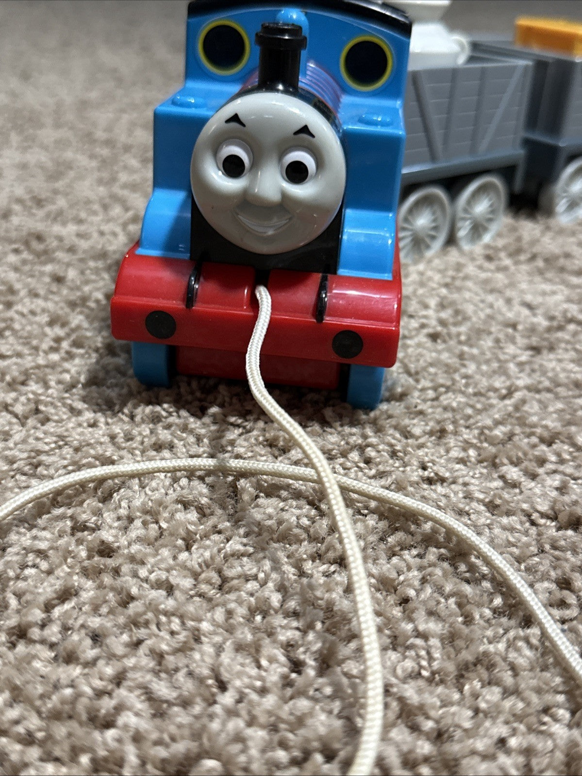 2006 TOMY Thomas The Train and Troublesome Trucks Pull Along Toy w/Sounds